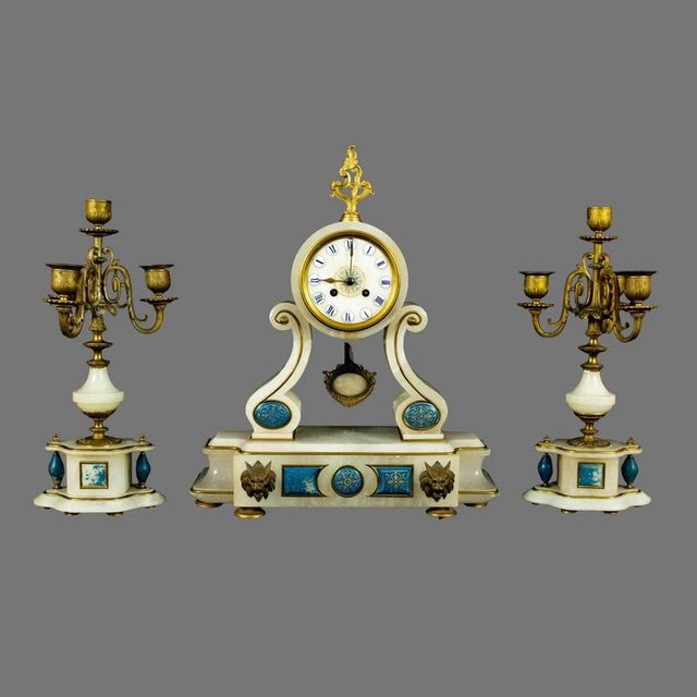 Metal French Alabaster and Gilt Bronze Clock Garniture with Candelabra, 1870, Set of 3 For Sale - Image 7 of 11