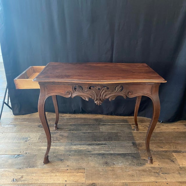 Brown 19th Century French Louis XV Carved Walnut Side Table For Sale - Image 8 of 9