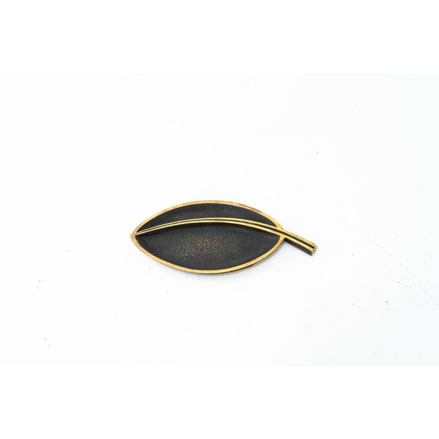 Richard Rohac ashtray in shape like a leaf vienna around 1950s ( signed ) Original condition This piece has an attribution...