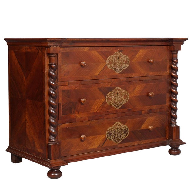 Austrian Trumeau Commode in Walnut, 1728 For Sale - Image 3 of 12