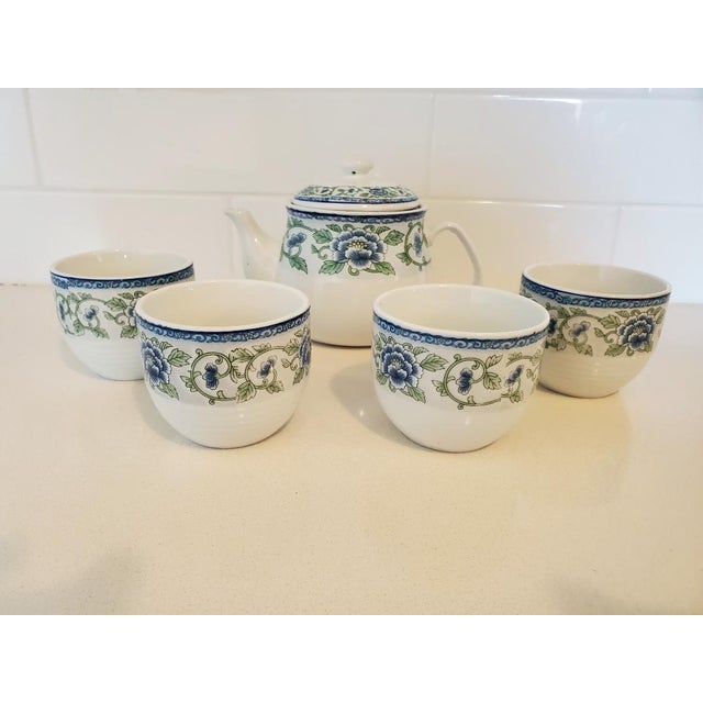 Vintage Tea Pot With Strainer & 4 Cups For Sale - Image 4 of 11