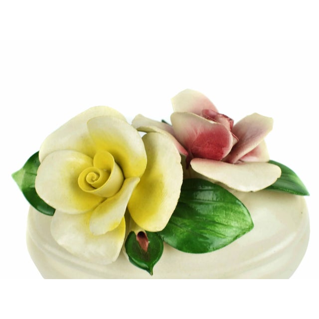 Art Deco Mid 20th Century Nuona Capodimonte Roses Flower Trinket Box For Sale - Image 3 of 6