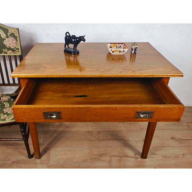 This military desk is a unique and stylish piece of vintage furniture that would add a touch of 1930's charm to an office,...