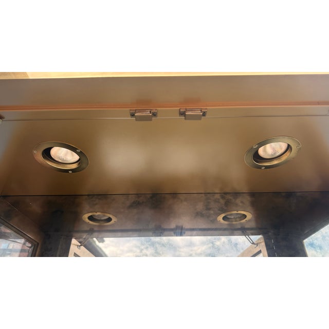 Attributed to Mastercraft Neoclassical Brass & Glass Illuminated Display Cabinet For Sale - Image 14 of 17
