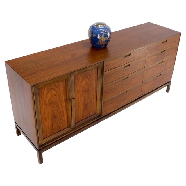 Mid Century Danish Modern Walnut 11 Drawers Dresser Credenza 2 Doors Compartment For Sale - Image 4 of 12