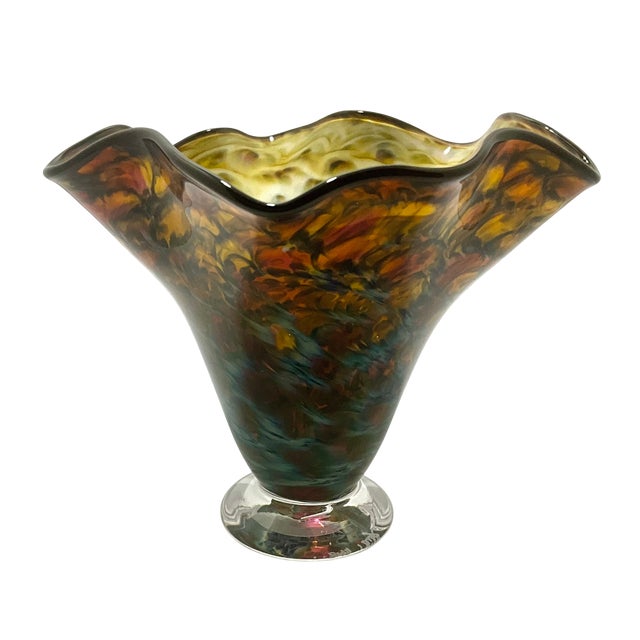 Mid-Century Modern Ruffled Multi-Colored Handkerchief Vase on Pedestal Base For Sale - Image 3 of 10