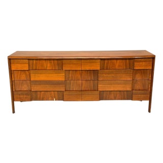Edmond J. Spence, Sculptural Dresser, Walnut, Sweden, 1950s For Sale