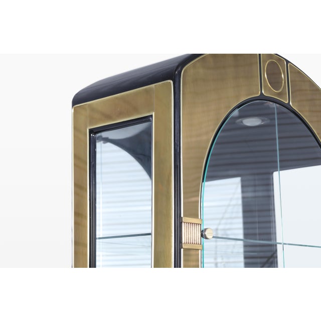 Mid-Century Modern 1970s Mastercraft Brass Vitrine / Display Cabinet For Sale - Image 3 of 13