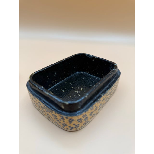Gold Vintage Kashmiri Hand-Painted Papier-Mâché Lacquer Box With Birds & Florals For Sale - Image 8 of 11