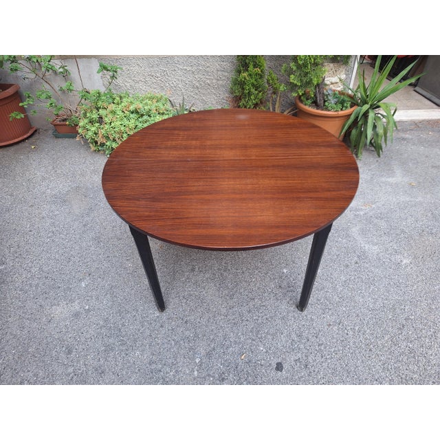 Wooden Dining Table with Extendable Round Top, 1950s, in Very Good conditions. Designed 1950 to 1959