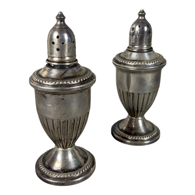 Antique Early 20th Century Set of Salt, Pepper, and Dispensers in Sterling Silver, Set of 2 For Sale