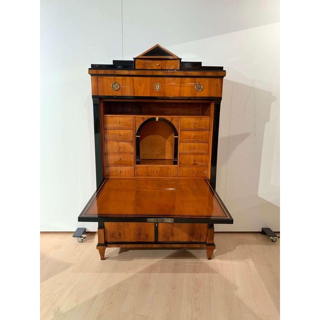 Secretary in Cherry Veneer, South Germany, 1820s For Sale - Image 3 of 18