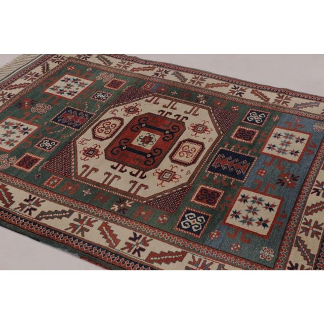 Hand-knotted in wool, this 5x7 rug is a masterful contemporary addition to Rug & Kilim’s Modern Classics Collection....