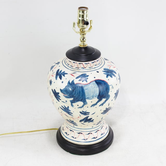 Mediterranean Pair of Vintage Brunschwig & Fils Cadiz Table Lamps - Blue and Cream Ceramic With Boar and Deer Motif For Sale - Image 3 of 17