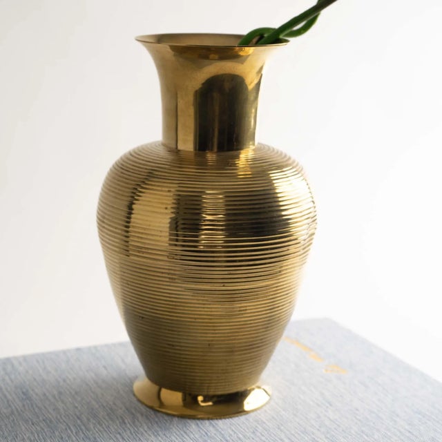 Vintage Ribbed Brass Vase For Sale In New York - Image 6 of 8