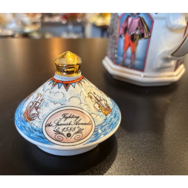 1990s Sadler Elizabeth I Queen of England Teapot For Sale In Philadelphia - Image 6 of 10