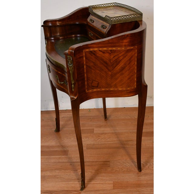 1900s Antique French Louis XV Walnut Inlaid Ladies Writing Desk / Bonheur-Du-Jour For Sale - Image 13 of 17