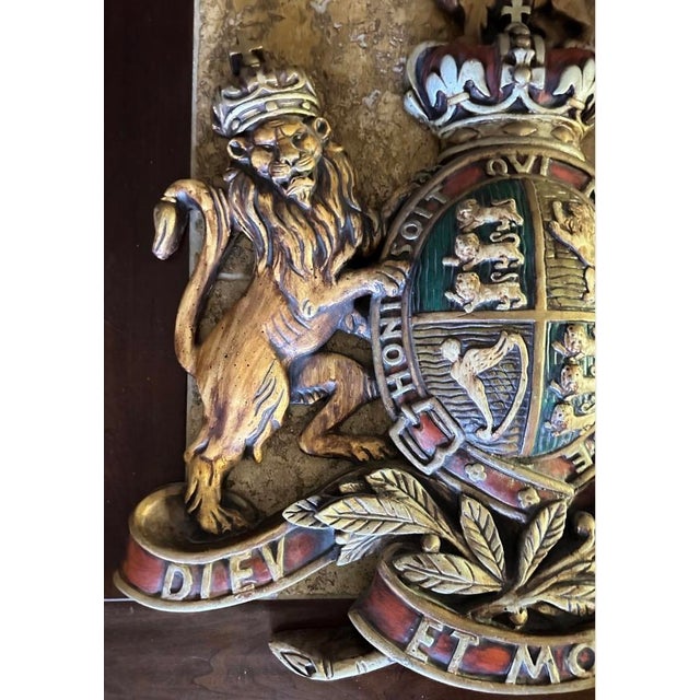 Early 20th Century Large English British Plaster Royal Coat of Arms Wall Plaque For Sale In San Diego - Image 6 of 18