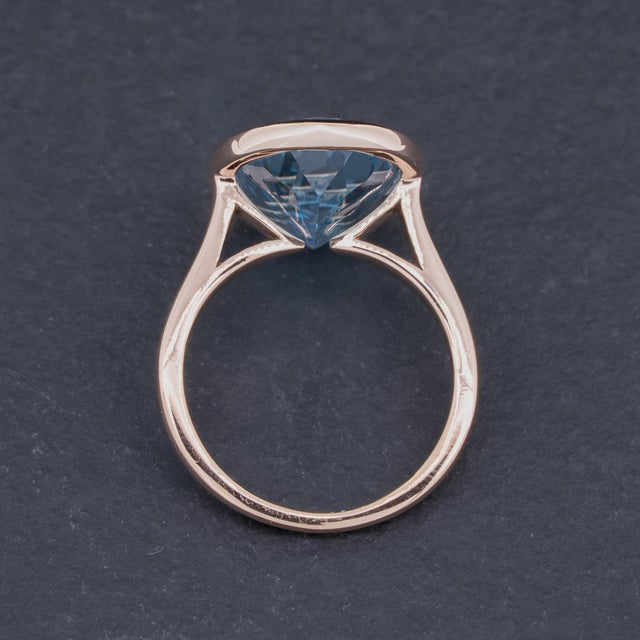 Blue Topaz Solitaire Ring 18k Rose Gold, Size 6.5 For Sale - Image 9 of 10