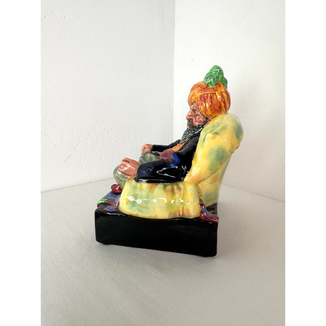 Islamic Vintage Royal Doulton Figurine ~ "Abdullah" ~ Hn 2104 For Sale - Image 3 of 12