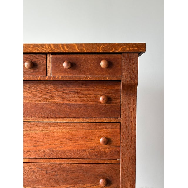 Early 20th Century Early 20th Century Quartersawn Oak Chest of Drawers, Turn-of-the-Century For Sale - Image 5 of 18