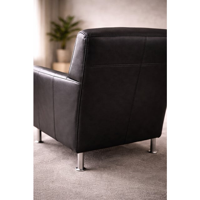 Set of Lounge Chair and Ottoman in Black Leather, 1980s For Sale - Image 10 of 13