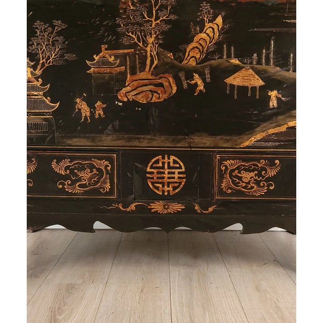 Vintage Chinese Gilt and Black Lacquered Wedding Cabinet, Circa 1960 For Sale In San Francisco - Image 6 of 11