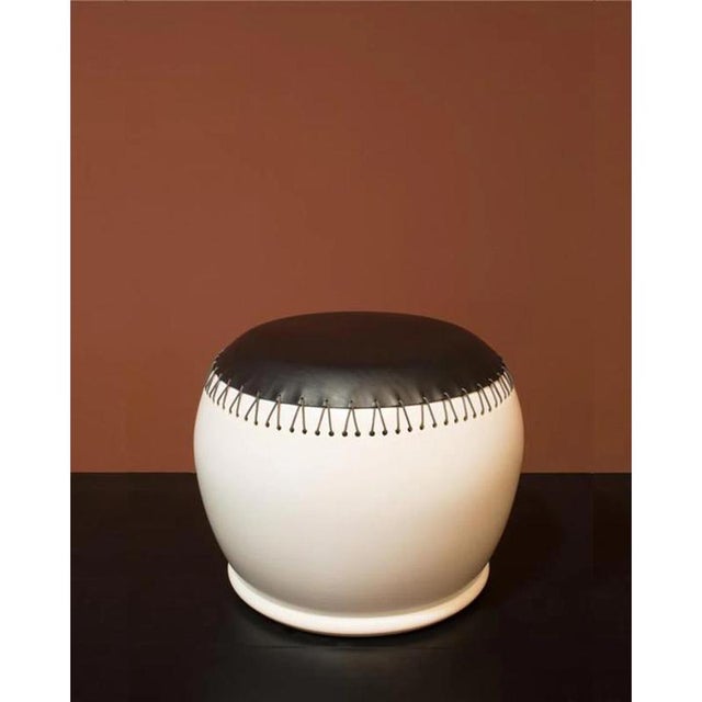 Animal Skin Bombo 3 Coffee Table and Stool in Enamelled Stoneware and Leather by Oscar Maschera For Sale - Image 7 of 8