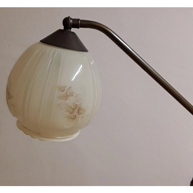 1930s Adjustable German Art Deco Floor Lamp in Walnut, Brass & Glass, 1930s For Sale - Image 5 of 10