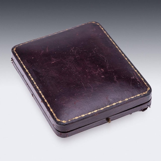 Brown French 18 Karat Gold and Burr Walnut Cigarette Case from Mappin & Webb, 1890s For Sale - Image 8 of 18