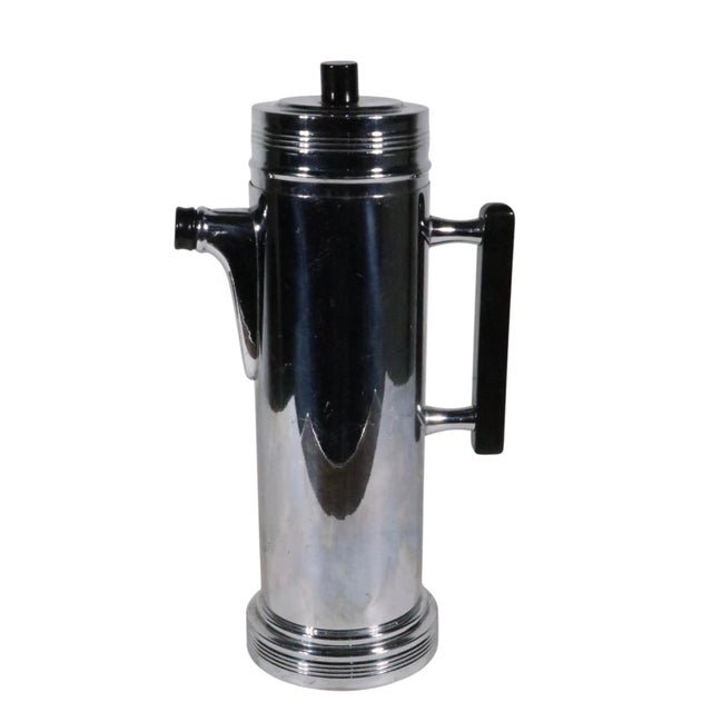 Mid-Century Modern Mid 20th Century Art Deco Machine Age Chrome and Bakelite Cocktail Shaker For Sale - Image 3 of 6