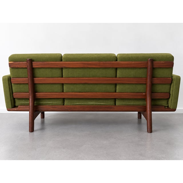 Vintage Ge 236 Three-Seater Sofa by Hans J. Wegner for Getama, Denmark, 1960s For Sale - Image 4 of 9