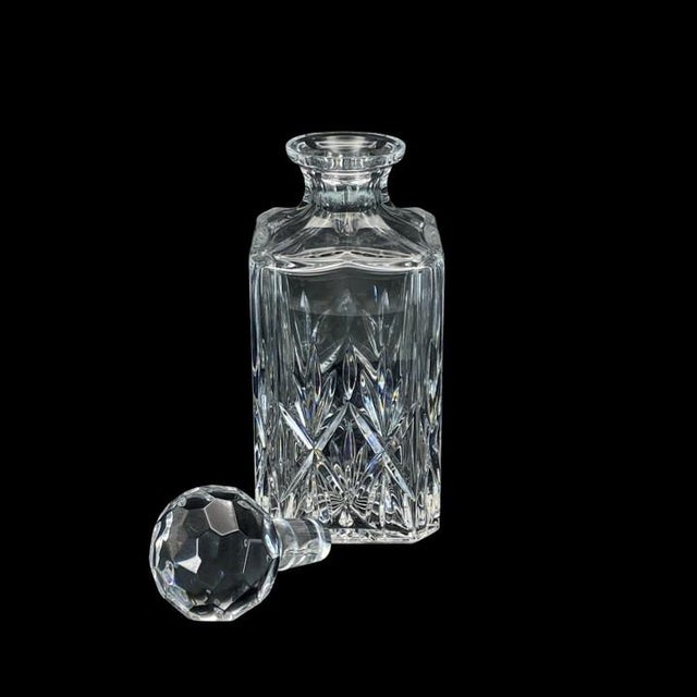 Hollywood Regency Tiffany & Co. "Sybil" Square Crystal Decanter With Faceted Stopper (Vintage 1980s/90s Signed, With Original Label) For Sale - Image 3 of 18