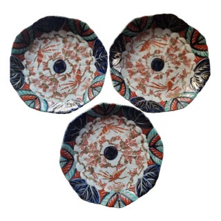 Imari Plates with Bird Decorations and Foliage, 1890s, Set of 3 For Sale