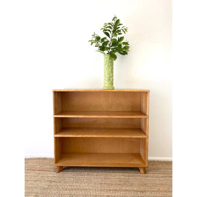 Mid-Century Modern Vintage Mid-Century Modern Heywood Wakefield 3 Shelf Bookcase / Bookshelf in Wheat For Sale - Image 3 of 11