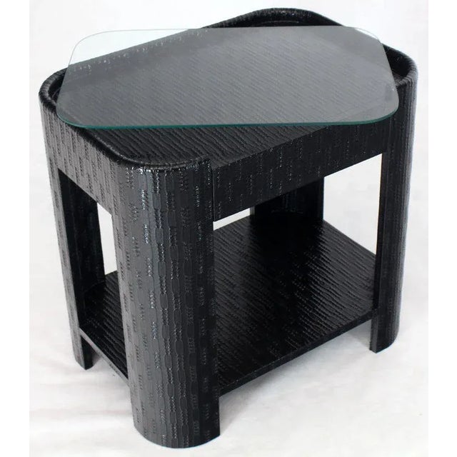 1970s 1970s Mid-Century Modern Lacquered Raffia Cloth End Tables - a Pair For Sale - Image 5 of 13