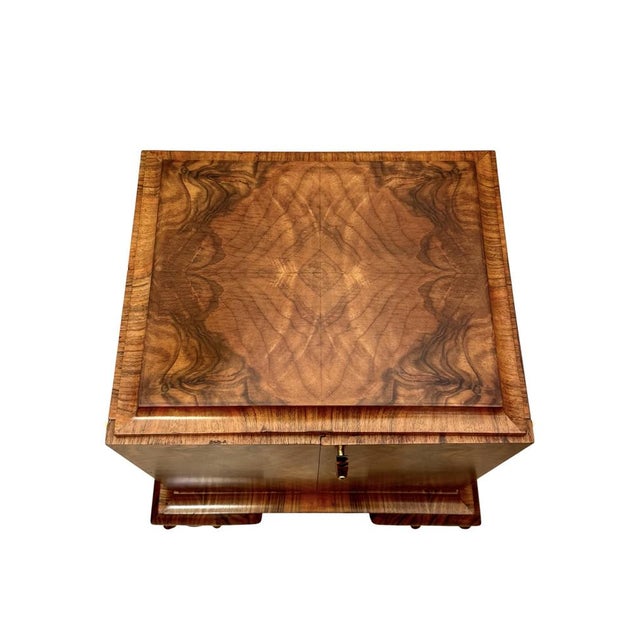Wood Art Deco Cabinet in Walnut and Walnut Root Veneer, Central Europe, 1930s For Sale - Image 7 of 12