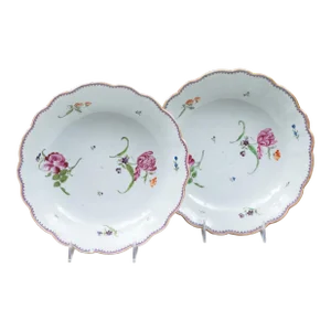 Antique 18th Century Chinese Export Porcelain Serving Bowls in Famille Rose Palette - a Pair