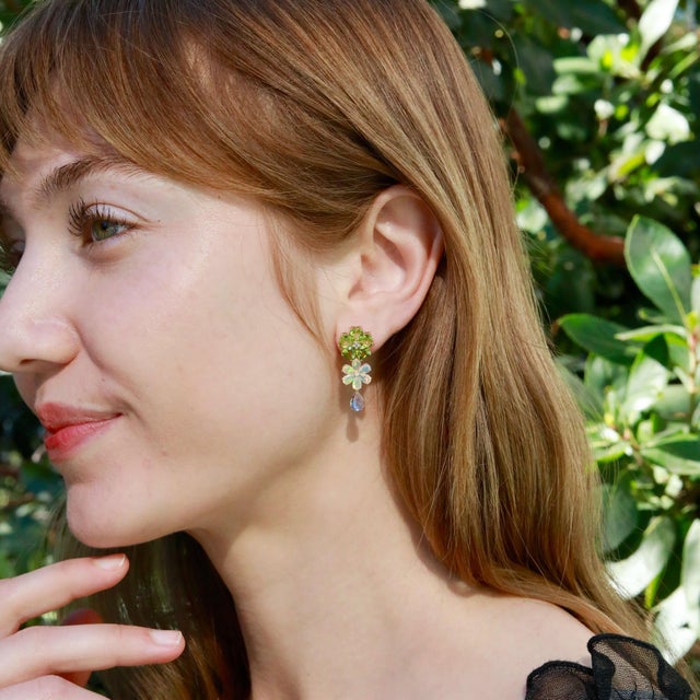 Nina Zhou 8.38ctw Island Blossoms Peridot Opal Diamond Moonstone Convertible Drop Earrings For Sale In Los Angeles - Image 6 of 7