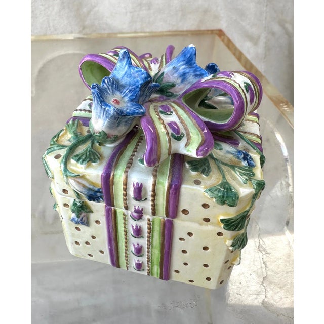 Fitz and Floyd Flower Trinket Box For Sale In Palm Springs - Image 6 of 7