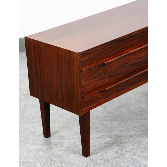 Wood Mid Century Danish Modern Side Table Entryway Chest 2 Drawer Rosewood Bedside For Sale - Image 7 of 12