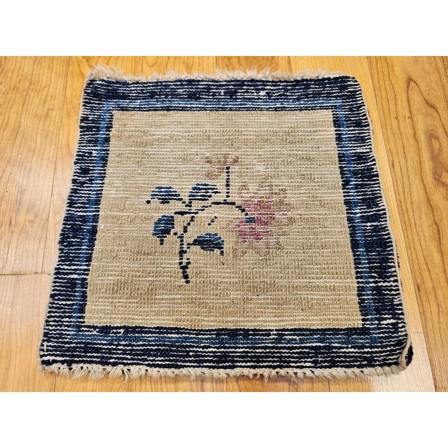 Ivory Vintage Chinese Art Deco Square Rug, Hand-Knotted Wool, Floral Pattern, Ivory & Blue, 14"x14" For Sale - Image 8 of 8