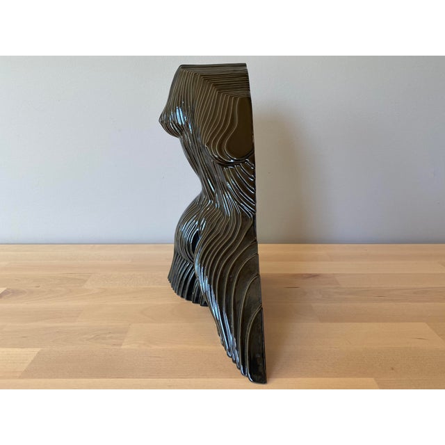 Abstract 1970s Memphis Style Abstract Nude Porcelain Sculpture For Sale - Image 3 of 13