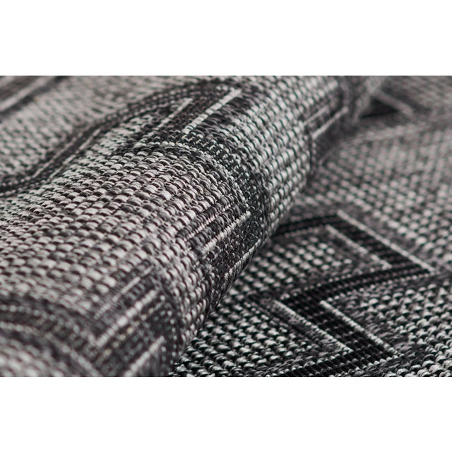 Momeni Contemporary Indoor/Outdoor Hampton Fog Rug in Charcoal, 8' x 10' For Sale - Image 4 of 10