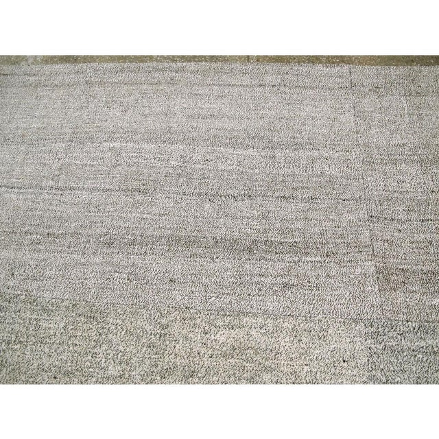 Chrome Galerie Shabab Collection Mid-20th Century Handmade Turkish Flatweave Kilim Room Size Carpet For Sale - Image 8 of 10