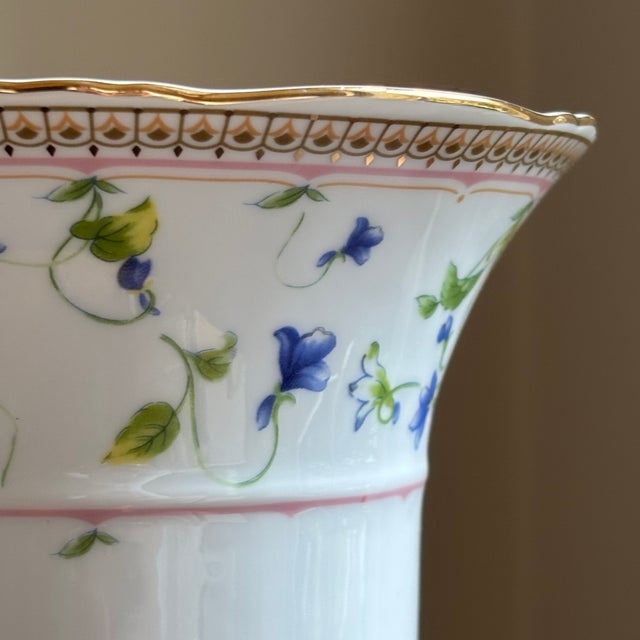 Late 20th Century Vintage Porcelain Trumpet Vase W/ Blue Bellflower Motif For Sale - Image 5 of 18