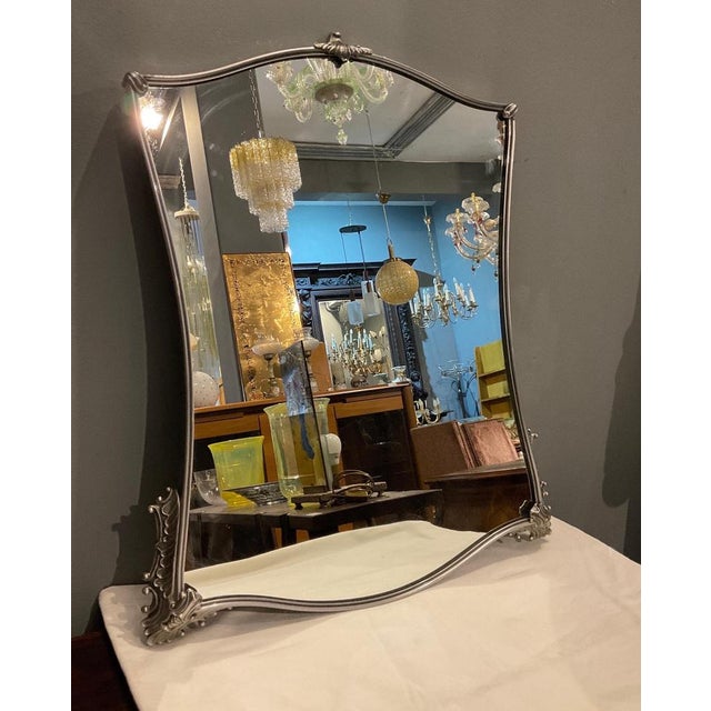 Mirror italia of the years 70 in nickel. Produced under good conditions with usure caused by the passage of the time.