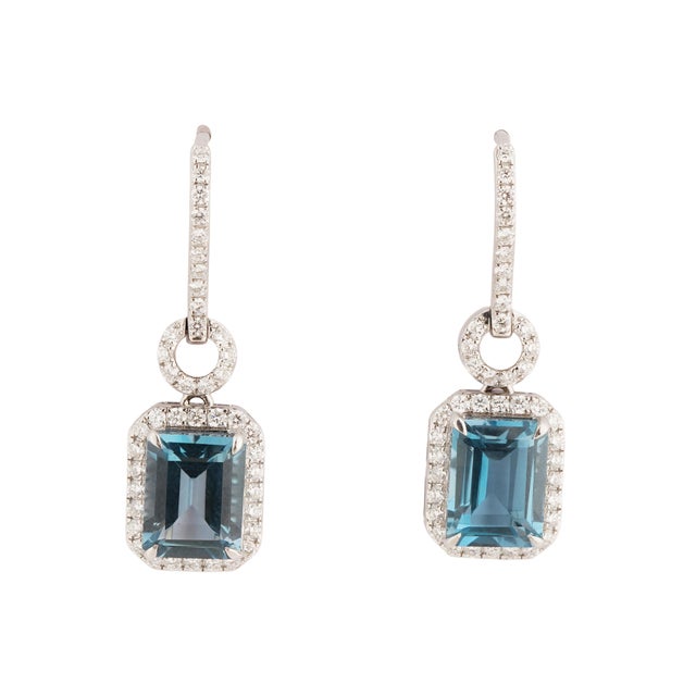 Contemporary Natural diamond 0.72cts & blue topaz 5.39cts earring in 18k gold For Sale - Image 3 of 6