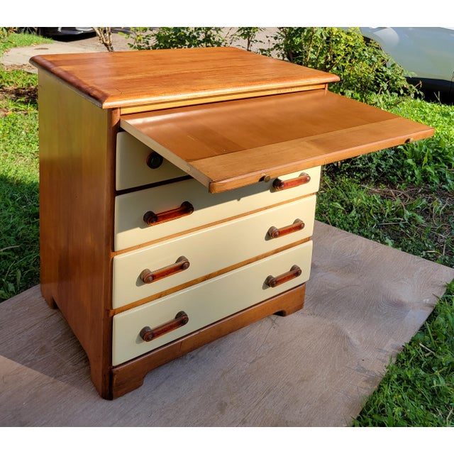 Mid-Century Modern 1940s Maple 4-Drawer Nightstand by Templeton Furniture For Sale - Image 3 of 10
