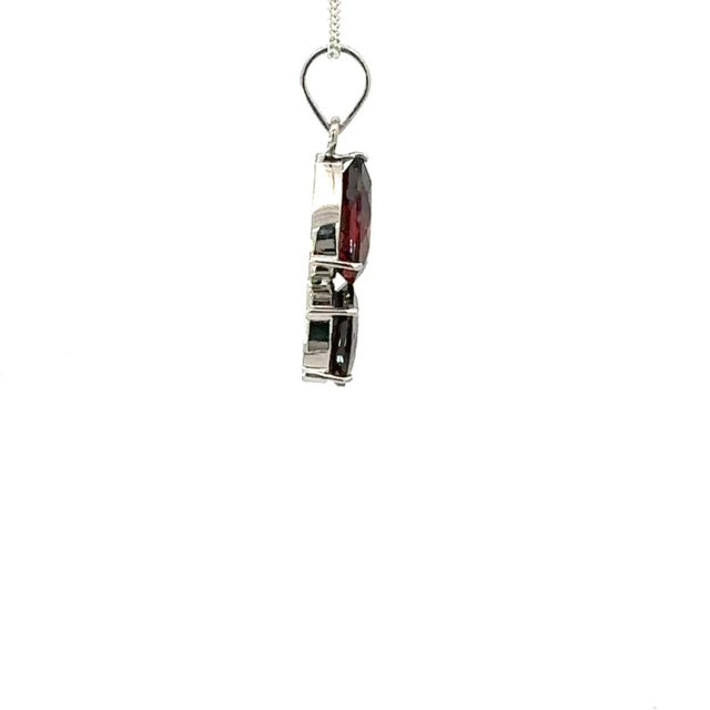 Classic 9.4 Carat Red Garnet Pendant for Women Set in 925 Silver For Sale - Image 6 of 18